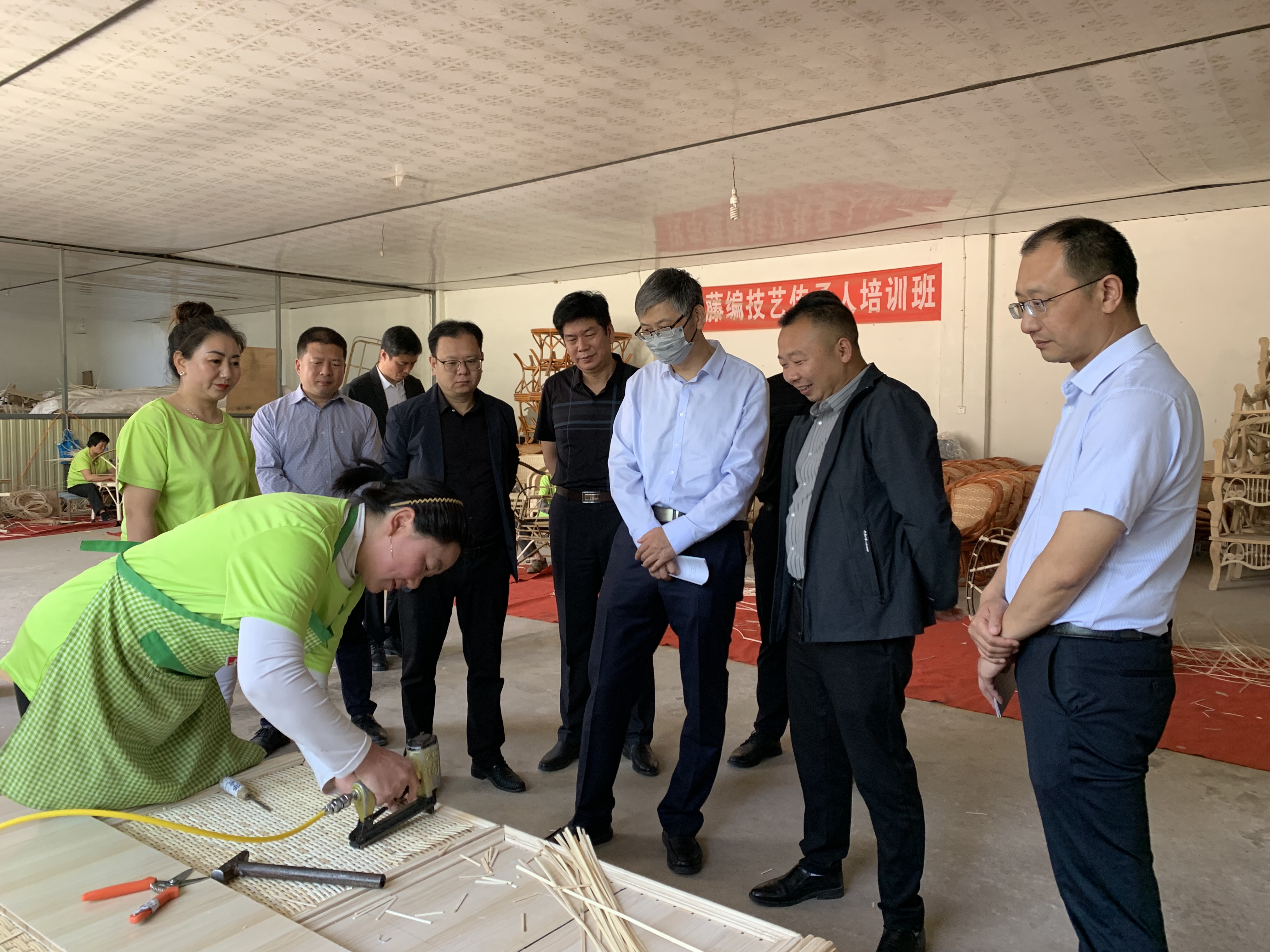 在南郑区黄官镇鑫豪藤编有限公司调研