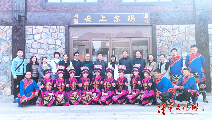 产业合影